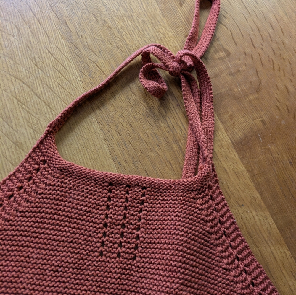 3/$15 Active USA Knit Halter Top in Rust Orange Large - Picture 4 of 6